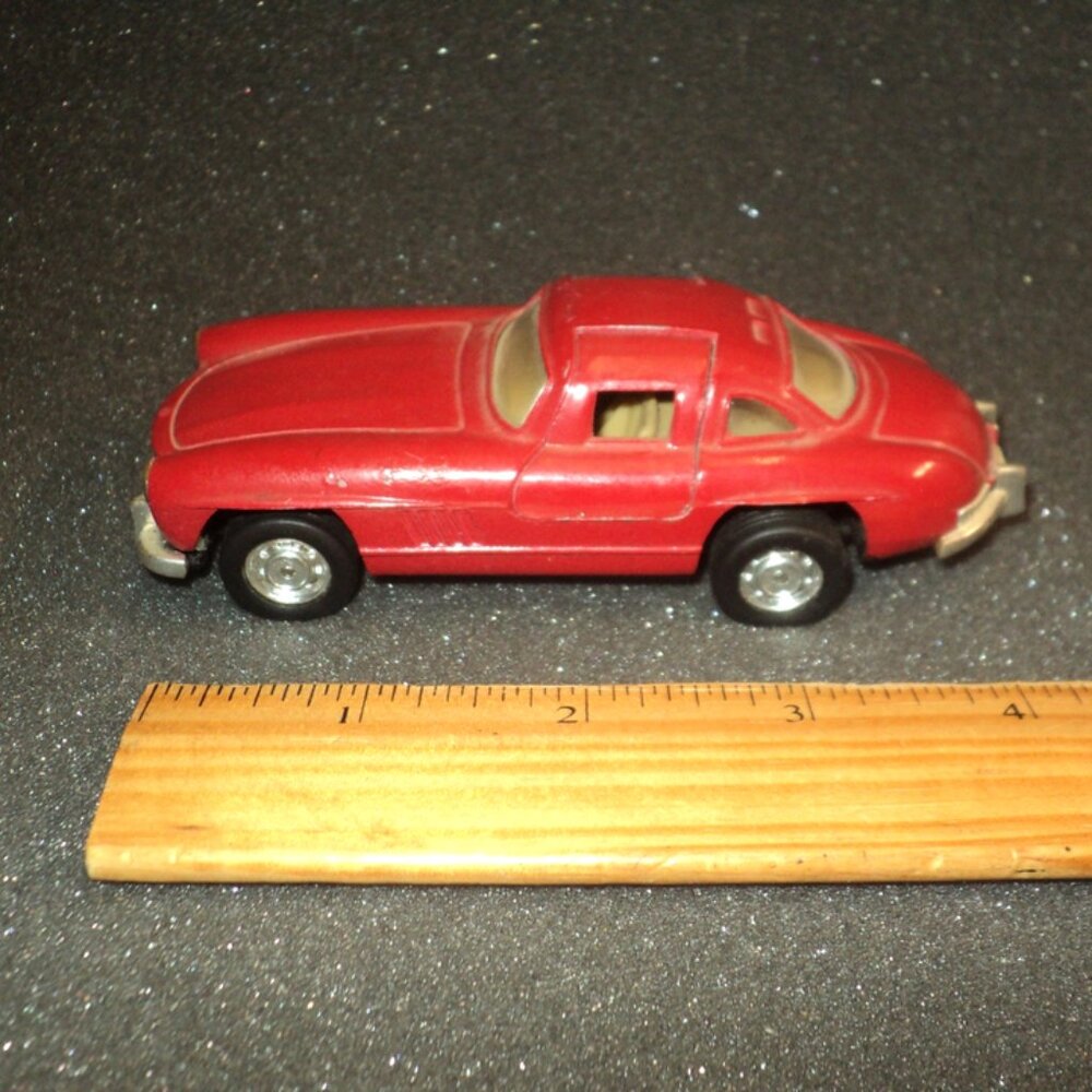 MC Toy Mercedes Benz 300 SL 1954 Car Scale 1:40 Red Doors Open 4.75" Long Vtg